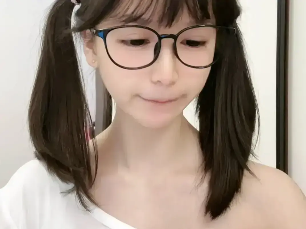《萌小栖》天才交易员咯咯哒vlog原视频无删减全集免费畅播-完整版《萌小栖》极速获取-纯净观影沉浸感拉满-高清资源值得二刷细品