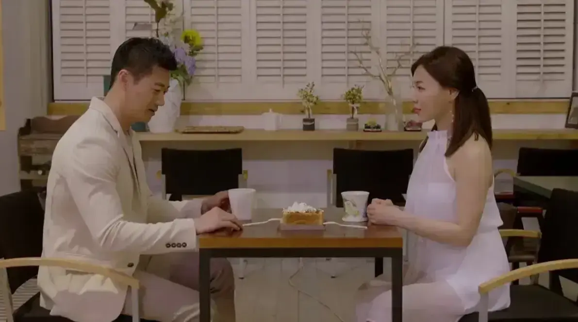 《我邻居的老婆》韩国电影未删减1080P韩语中字-百度网盘夸克迅雷下载-高清在线观看-《我邻居的老婆》乏味婚姻中的情感越界