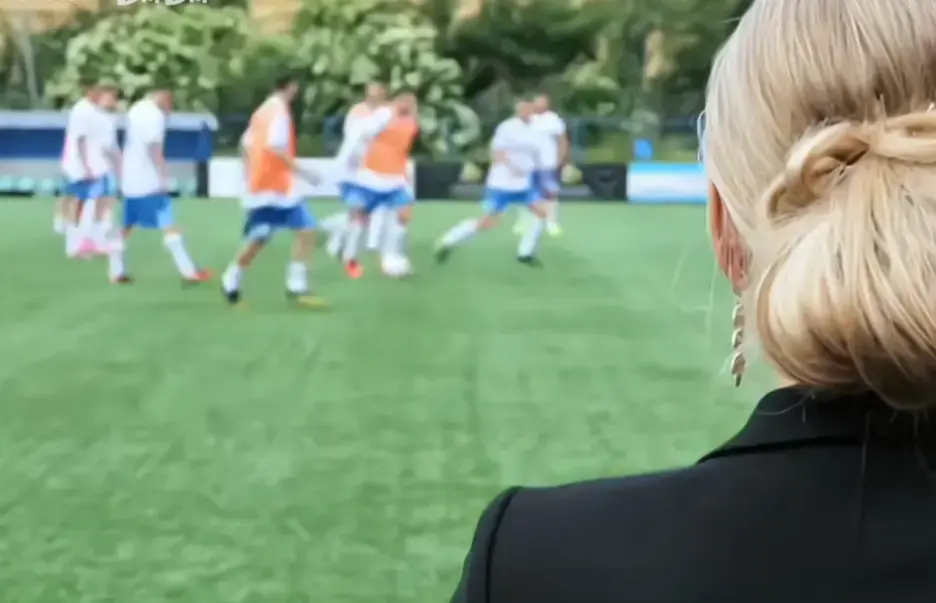 法国电影《Footballers Moms》高清完整版免费在线观看 - 足球队的女老板们全集无广告播放